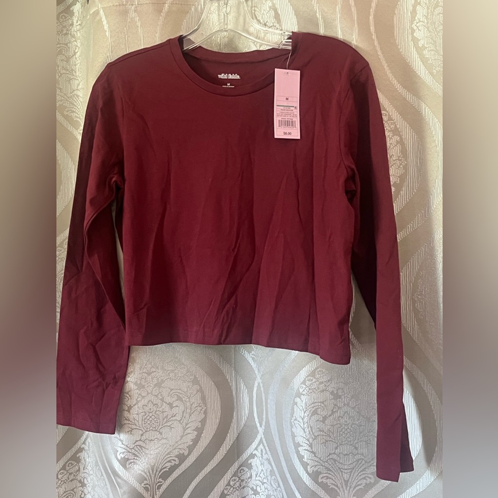 ⭐️BOGO⭐️ Ladies Long Sleeved Crop Top- BOGO, SIZE MEDIUM ONLY